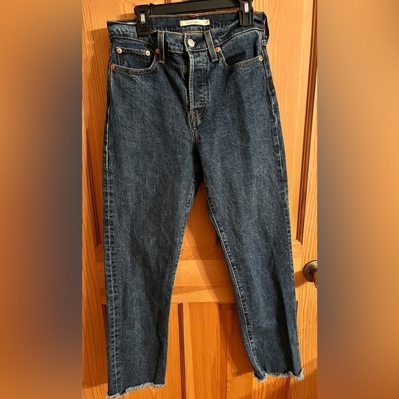 Levi’s Premium Denim NWOT Wedgie Straight Size 25 Blue Jeans Button Fly Leather - Picture 2 of 15